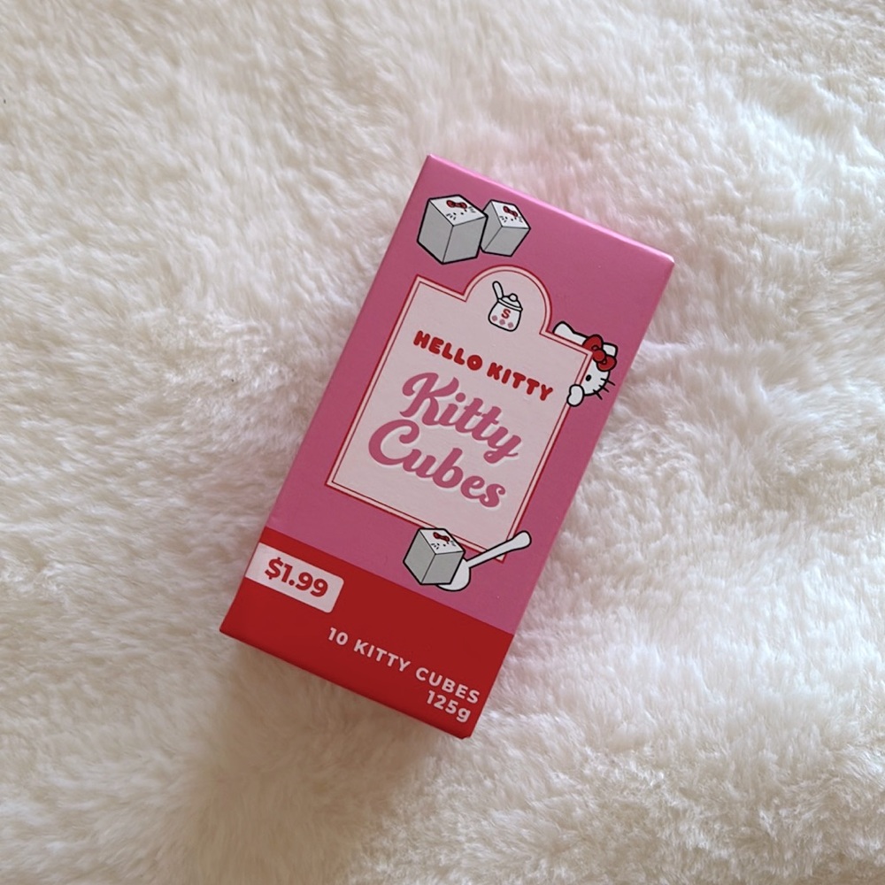 { hello kitty // kabuki brush }